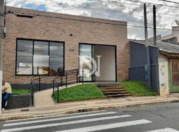 Comercial · 195m² · 9 Vagas · Salão Comercial com 195m², Estacionamento para 9 Veículos e Fachada Moderna