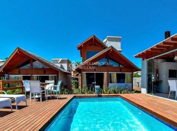 Comercial · 370m² · 7 Quartos · Excelente pousada localizada na região do centrinho da Praia do Rosa.