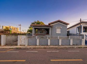Casa · 140m² · 2 Quartos · 2 Vagas · Casa térrea à venda ou permuta no centro da cidade de Vinhedo.
