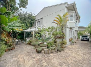 Casa · 300m² · 8 Quartos · 6 Vagas · Fantástica e ampla casa com 8 dormitórios, 365 m2, comercial e ou residencial.