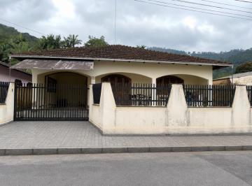 Casa · 164m² · 3 Quartos · 2 Vagas · Casa residencial à venda no Barra do Rio Cerro, em Jaraguá do Sul/SC
