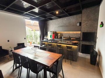 Casa · 170m² · 3 Quartos · 1 Vaga · LINDA CASA NO BAIRRO DOM JOAQUIM COM 170M² DE AREA CONSTRUIDA.