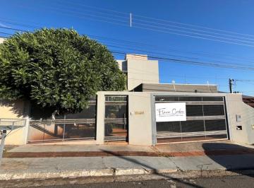 Casa · 324m² · 3 Quartos · 2 Vagas · SOBRADO DE ALTO PADRÃO À VEND