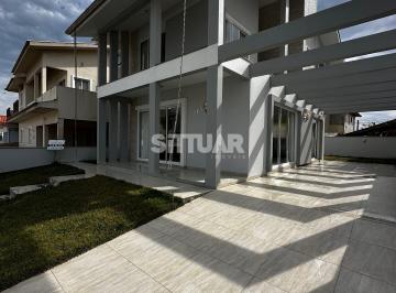 Casa · 264m² · 3 Quartos · 2 Vagas · Casa Alto Padrão em Itapirubá - Próxima ao Mar