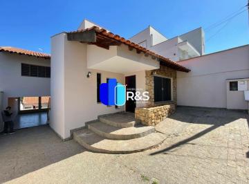 8d9b41332fe7577ec5108fc693a81e2ae6a9acda · Casa com 3 dormitórios para alugar, 202 m² por R$ 6.600/mês - Vila Pasti - Louveira/SP
