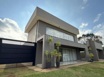 Casa · 500m² · 4 Quartos · 7 Vagas · Casa de Alto Padrao para Alugar com piscina em condominio Botucatu - Residencial Parque Laguna