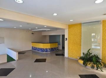 Comercial · 484m² · 4 Vagas · Prédio Comercial para alugar em Centro de 484.26m² com 4 Garagens