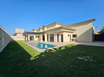 Casa · 550m² · 4 Quartos · 5 Vagas · Casa de Condomínio para venda em Estância Hípica de 550.00m² com 4 Quartos, 4 Suites e 5 Garagens