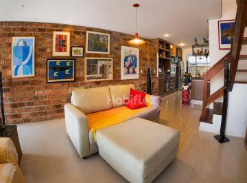 215f7f6a5879e34e7c63f7961af8340ee0a1014a · Casa com 3 dormitórios à venda - Lagoa da Conceição - Florianópolis/SC