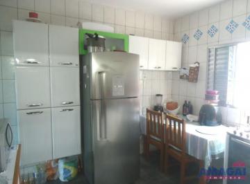 Casa · 190m² · 3 Quartos · 2 Vagas · Sobrado em Jacareí, no bairro Primeiro de Maio, à venda.