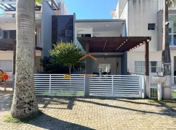 Casa · 198m² · 3 Quartos · 2 Vagas · SOBRADO MOBILIADO COM 3 SUÍTES A 80M DO MAR