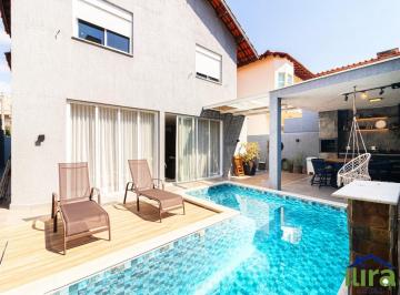 l4788a.jpg · Casa para locação de 300m² com 4 suítes no e 4 vagas de garagem com piscina e área gourmet no condom