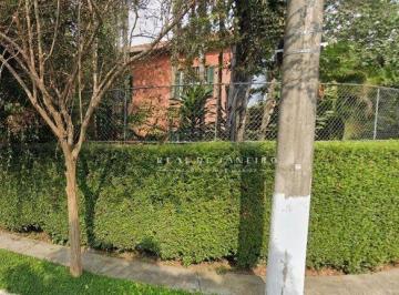 f8d72f8038a5a594e50e10cb5c3ce2c2302051a5 · Casa no Jardim América: 572 m² de terreno e 393 m² de área.
