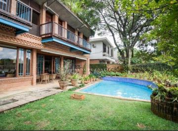 93df65ccdb96afdfd6fc506c16f713ec2c4bedb3 · Casa no Pacaembu: 1000 m², 4 suítes e piscina.