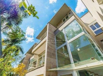 8445d2ffc734b86271f147777c61f1007bd8b4a4 · Casa de condominio na Vila Cordeiro: 4 suítes e 4 vagas.