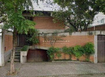 c8fc78b002c93180332793b823f2c3d4ccff299c · Casa no Jardim Luzitania: 360 m² de terreno e 450 m² de área.