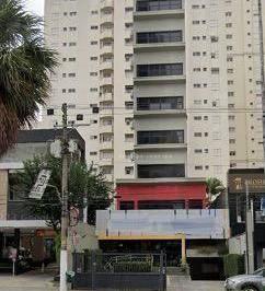 9e53e24d084382bc3c0fffe6702a3c18633771a3 · Prédio comercial em Moema: 986 m² e 18 vagas.