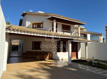 Casa · 252m² · 5 Quartos · 4 Vagas · Alugo: Casa alto padrão com 4 suítes + dependência no Bairro Candeias