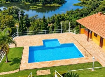 Casa · 250m² · 4 Quartos · 9 Vagas · Chácara a venda em condomínio Mairiporã com vista para represa.