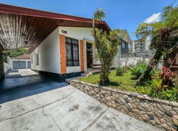 Casa de 3 quartos, Curitiba · CASA DESOCUPADA NO MELHOR DO BAIRRO VILA IZABEL!