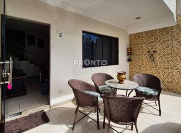 Casa de 4 quartos, Recife · Casa de 155 m² com 4 quartos à venda na Caxangá em excelente localização