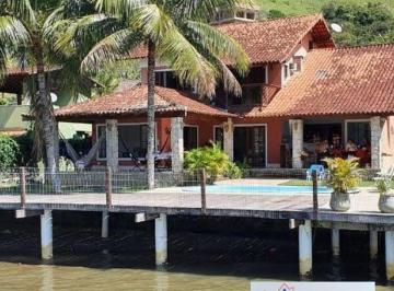 Casa de 4 quartos, Angra dos Reis · Lindíssima casa à beira mar, com píer, para aluguel anual em Ponta do Sapê