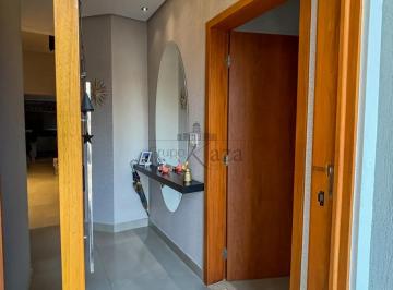 Casa · 160m² · 3 Quartos · 4 Vagas · Casa em Condomínio - Caçapava - Condomínio Terras do Vale - 3 Dormitórios - 160m².