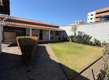 452f6669ac7e44489ffafd6c916047a5.jpg · Casa para Venda em Uberlândia/MG - 3 Dorm. 265 m2 Área Útil