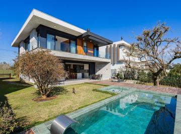 Casa · 335m² · 4 Quartos · 4 Vagas · Casa a venda no Ilhas Park em El Dorado