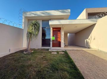Casa · 120m² · 3 Quartos · 2 Vagas · Excelente oportunidade de locação no Villa Paradiso