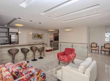 Apartamento · 209m² · 5 Quartos · 2 Vagas · Cobertura Duplex para locação no Centro em Balneário Camboriú.