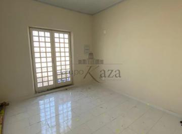 Comercial · 121m² · 3 Quartos · 1 Vaga · Ponto Comercial ou Residencial - Centro - 193m².