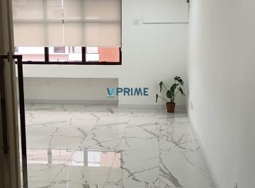 Comercial · 35m² · 1 Vaga · 🏢 Aluga-se sala comercial totalmente reformada na 24 de Outubro.