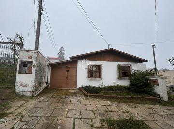 Casa · 70m² · 3 Quartos · 2 Vagas · Casa com 3 dormitórios no Bairro Imigrante em Farroupilha