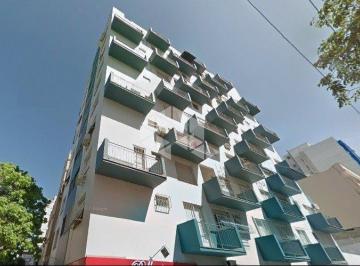 Apartamento · 36m² · 1 Quarto · APARTAMENTO À VENDA COM 1 DORMITÓRIO E SACADA, EM PRÉDIO COM ELEVADOR NO CENTRO