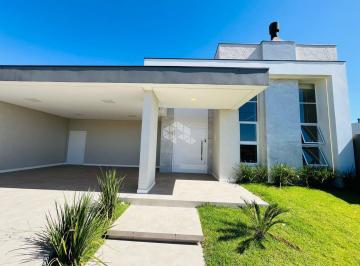 Casa · 203m² · 3 Quartos · 2 Vagas · Casa Térrea com 03 quartos e 01 suíte com vagas para 02 carros, lareira e pátio