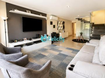 Casa · 232m² · 3 Quartos · 5 Vagas · Sobrado de 232m² com 3 Suítes, Sótão e 5 Vagas à Venda na Vila Formosa