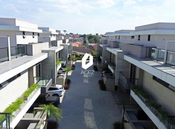 Casa · 175m² · 3 Quartos · 2 Vagas · Casa em Condomínio - 3 Quartos e 4 banheiros à Venda - Xaxim!