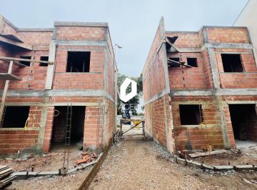 Casa · 70m² · 3 Quartos · 2 Vagas · Sobrado | 3 Dormi | 2 banheiros | 69,83² privativo | Sitio Cercado - Curitiba -