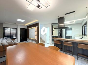 Casa · 256m² · 3 Quartos · 3 Vagas · Casa a venda porteira fechada! 03 quartos 01 suíte terraço com Jacuzzi.