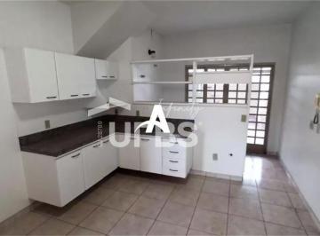 Casa · 230m² · 3 Quartos · 5 Vagas · Casa com 230m² 3 quartos à venda no Jardim Karaíba