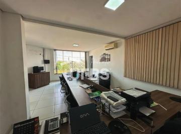 Comercial · 748m² · 12 Vagas · Galpão Comercial - Trindade GO