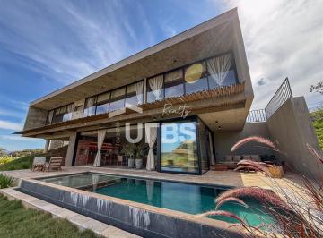 Casa · 317m² · 3 Quartos · 2 Vagas · O Refúgio de Luxo em Pirenópolis: Casa de Condomínio Exclusiva no O-Ho Hotel Spa Villas
