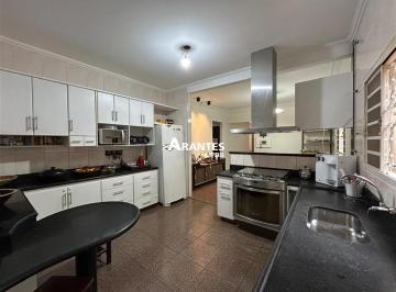 Casa · 220m² · 3 Quartos · 4 Vagas · Casa com 220m² 3 quartos à venda no Santa Mônica