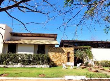 Casa · 350m² · 4 Quartos · 2 Vagas · Imóvel de alto padrão à venda no exclusivo Condomínio Parque da Estalagem.