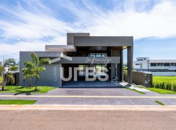 Casa · 320m² · 4 Quartos · 4 Vagas · Casa Térrea de Alto Padrão à Venda no Plateau D’or Privilege – Goiânia