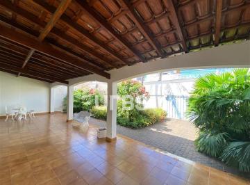 Casa · 188m² · 3 Quartos · 5 Vagas · Casa com 188m² 3 quartos à venda no Centro