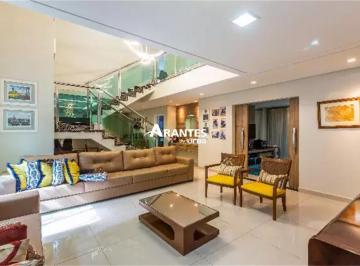 Casa · 325m² · 4 Quartos · 4 Vagas · Casa em Condomínio com 325m² à venda no Bosque Karaíba