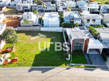 Terreno · 423m² · Lote residencial super bem localizado com 423,14 m² no Portal do Sol Green !