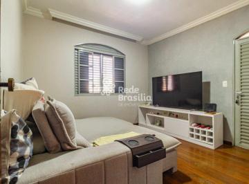 Casa · 319m² · 7 Quartos · 4 Vagas · TH35852 - Qe 30 - Casa 07 quartos, 318,56m². Agende sua visita!